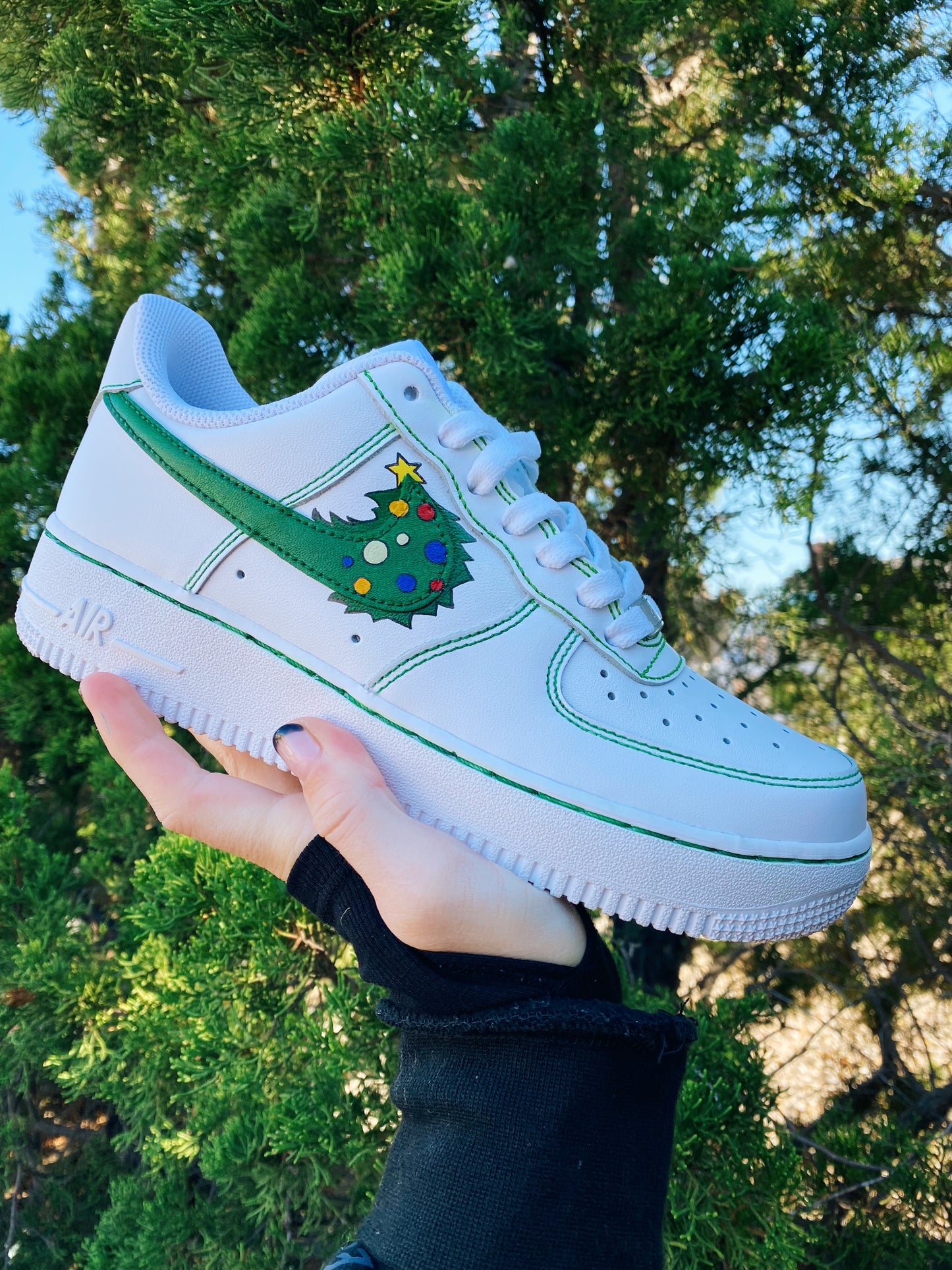 The Grinch's Christmas Sneaker