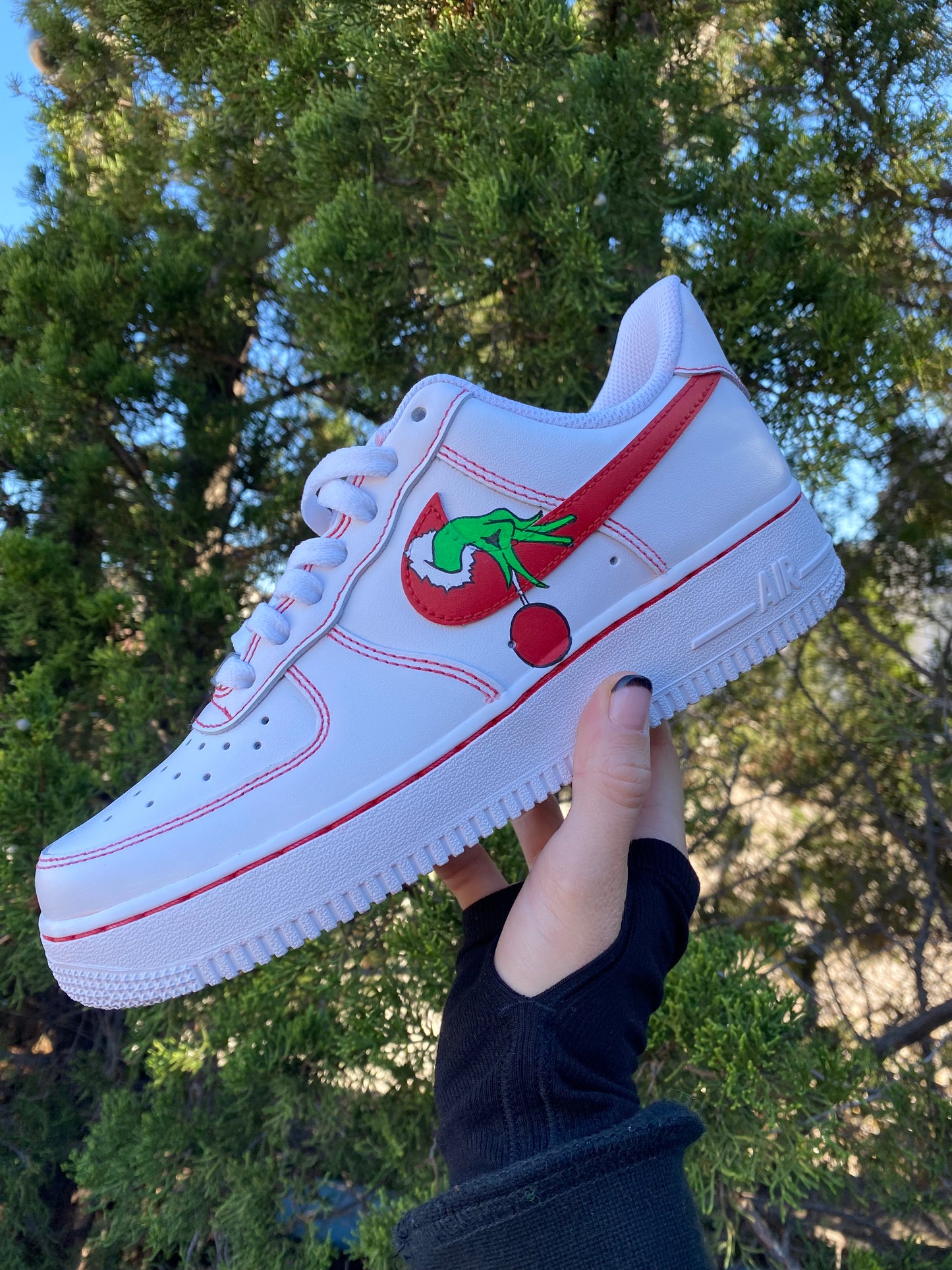 The Grinch's Christmas Sneaker